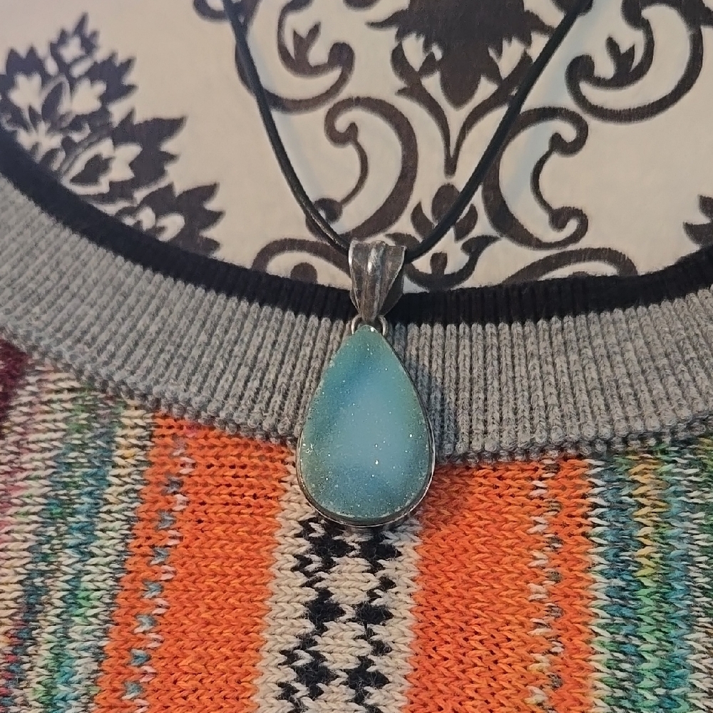 Elegant Blue Teardrop Pendant Necklace